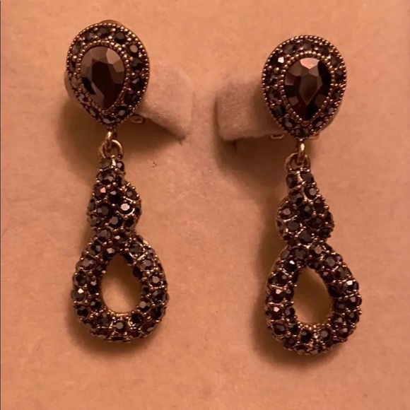 ✨🐆✨Heidi Daus “Sleek And Sophisticated” Earrings - Picture 4 of 5